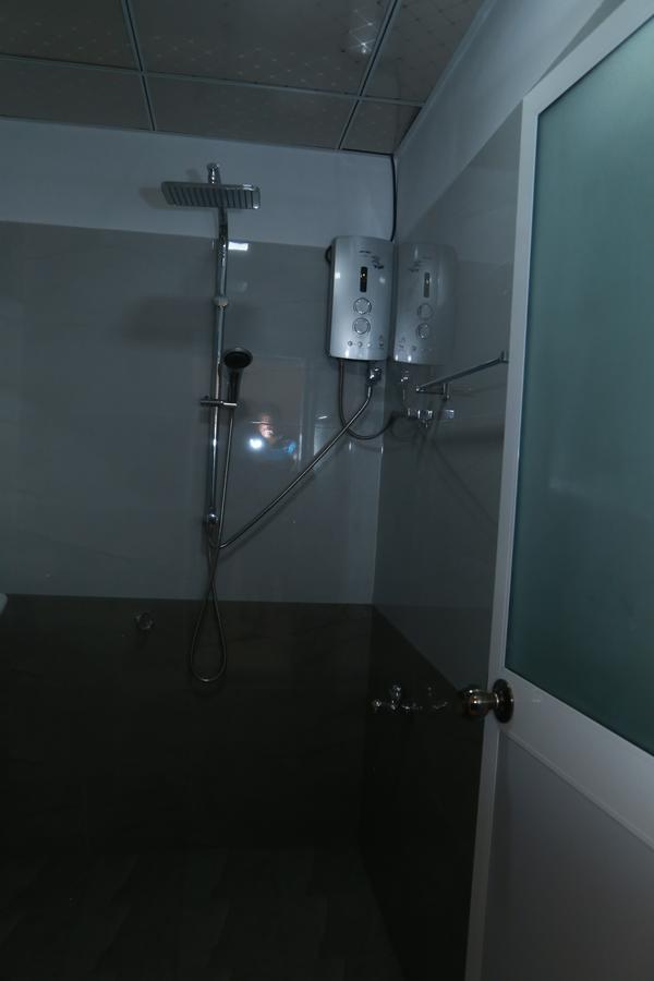 דיקוולה Serene Beach Hotel מראה חיצוני תמונה